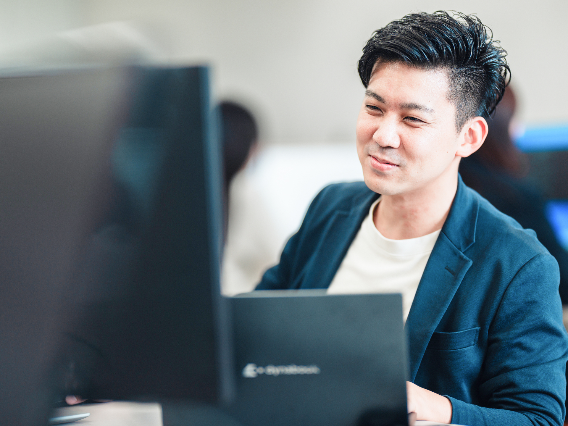 楽しく働く様子